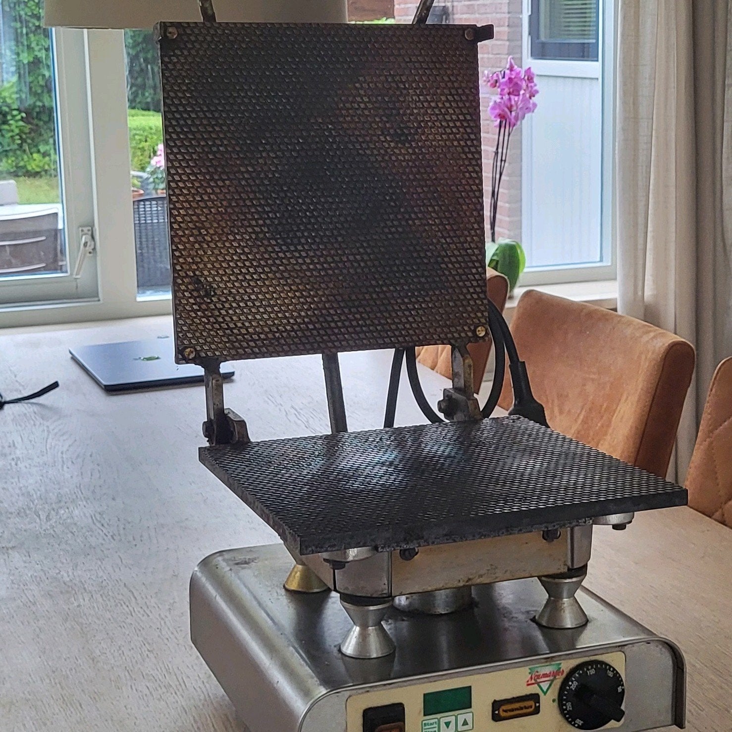 Stroopwafelmachine in zeer goede staat met stalen bakplaat, Ophalen, Gebruikt