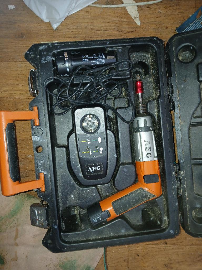 draadloze elektrische schroevendraaier, Doe-het-zelf en Verbouw, Gereedschap | Handgereedschap, Ophalen of Verzenden, Zo goed als nieuw