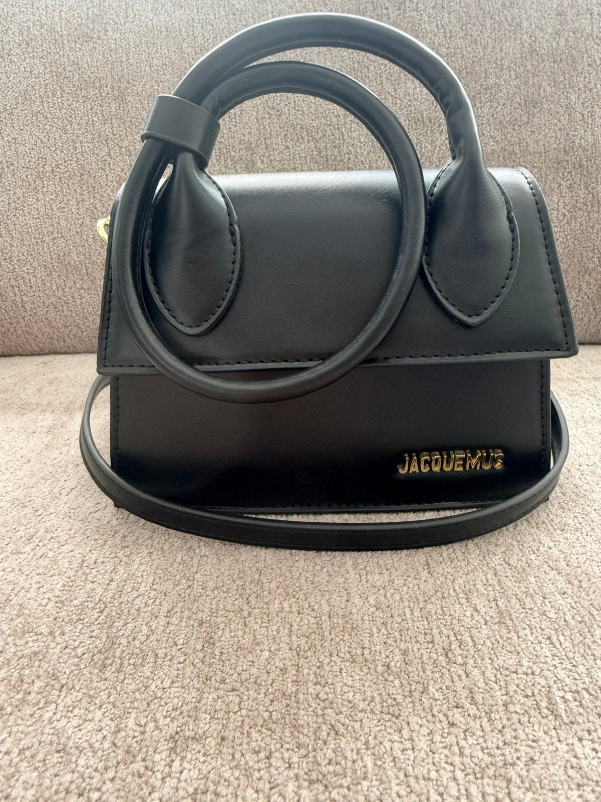 Leuke zwarte Jacquemus tas te koop, Ophalen, Zo goed als nieuw, Zwart, Handtas