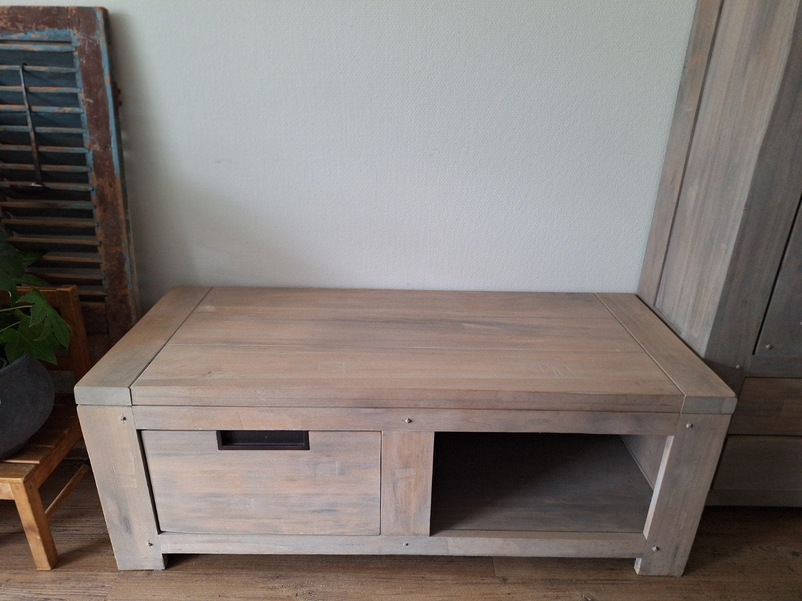 Tv meubel met een grote lade., Ophalen, 100 tot 150 cm, Minder dan 100 cm, 25 tot 50 cm