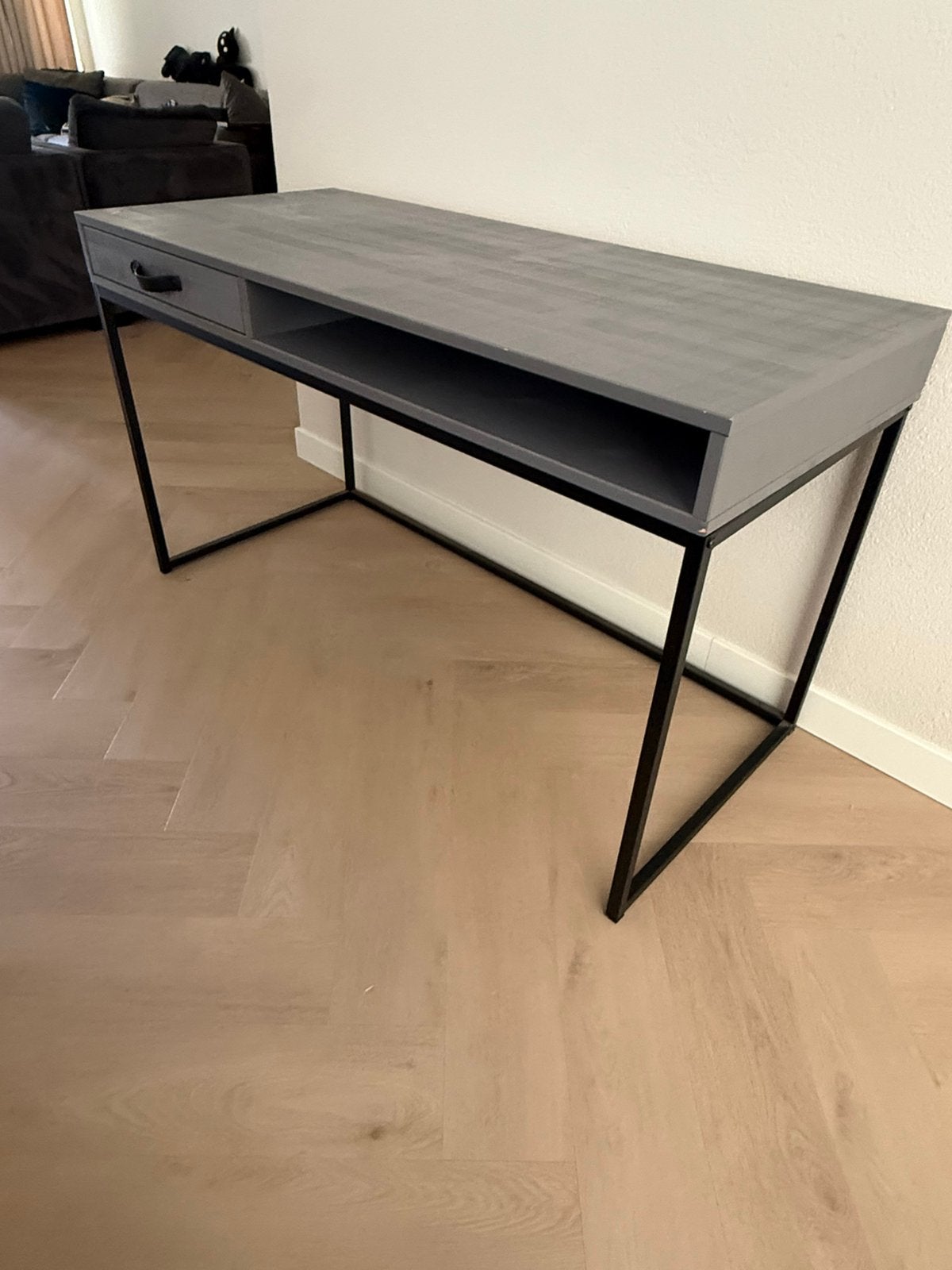 Mooi bureau 130x58 cm - gratis op te halen, Huis en Inrichting, Bureaus, Ophalen, Gebruikt