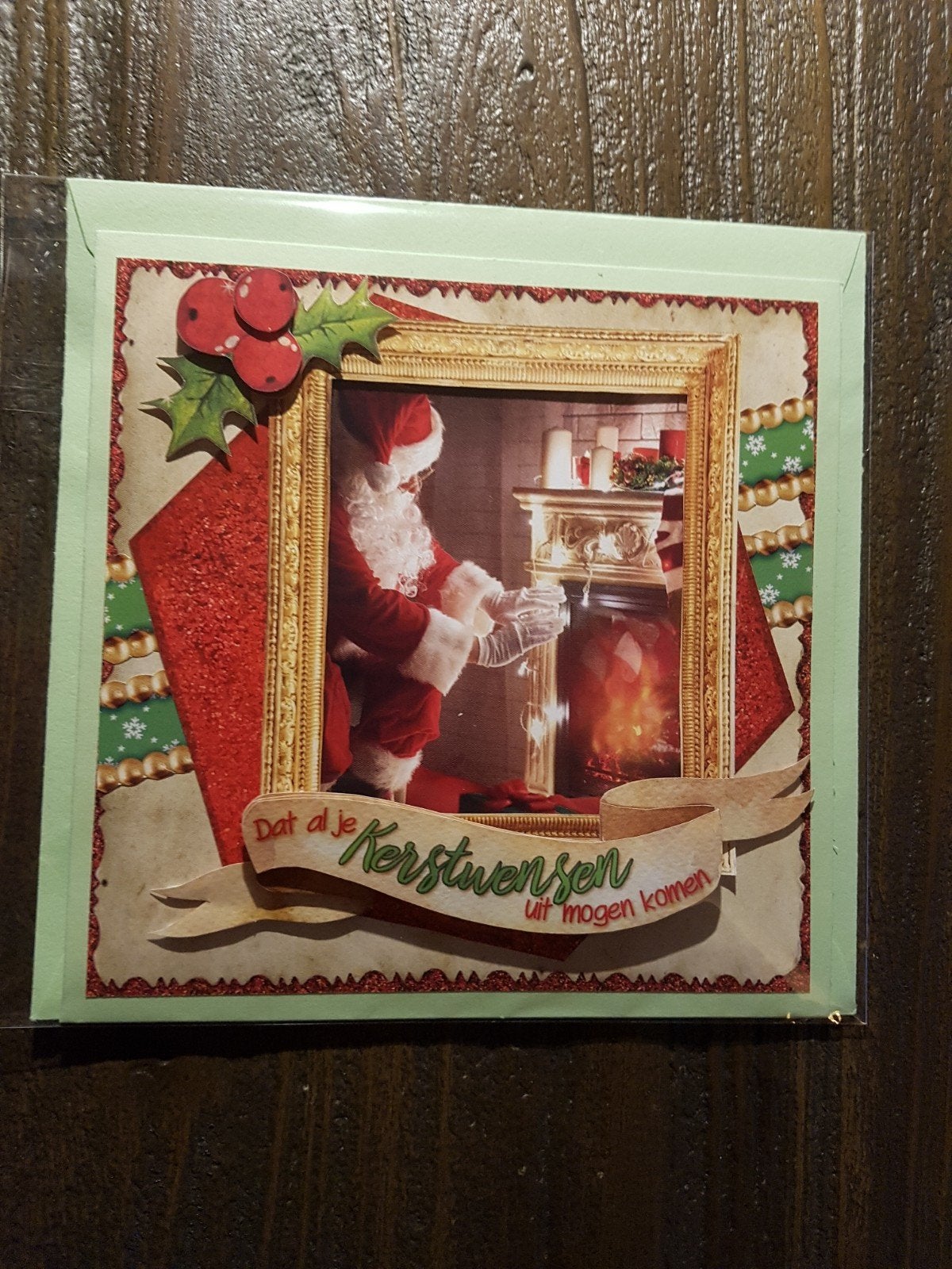 Kaartje kerst kerstman bij haardvuur, Ophalen of Verzenden, Nieuw, Kerst