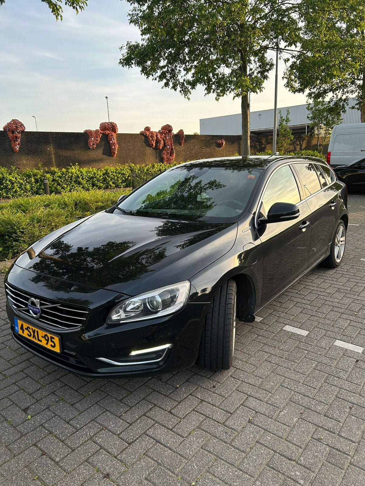 Volvo V60 D6 215pk Plug-in Hybrid 2013 Zwart, Auto's, Volvo, 1849 kg, 1800 kg, Zwart, Zwart