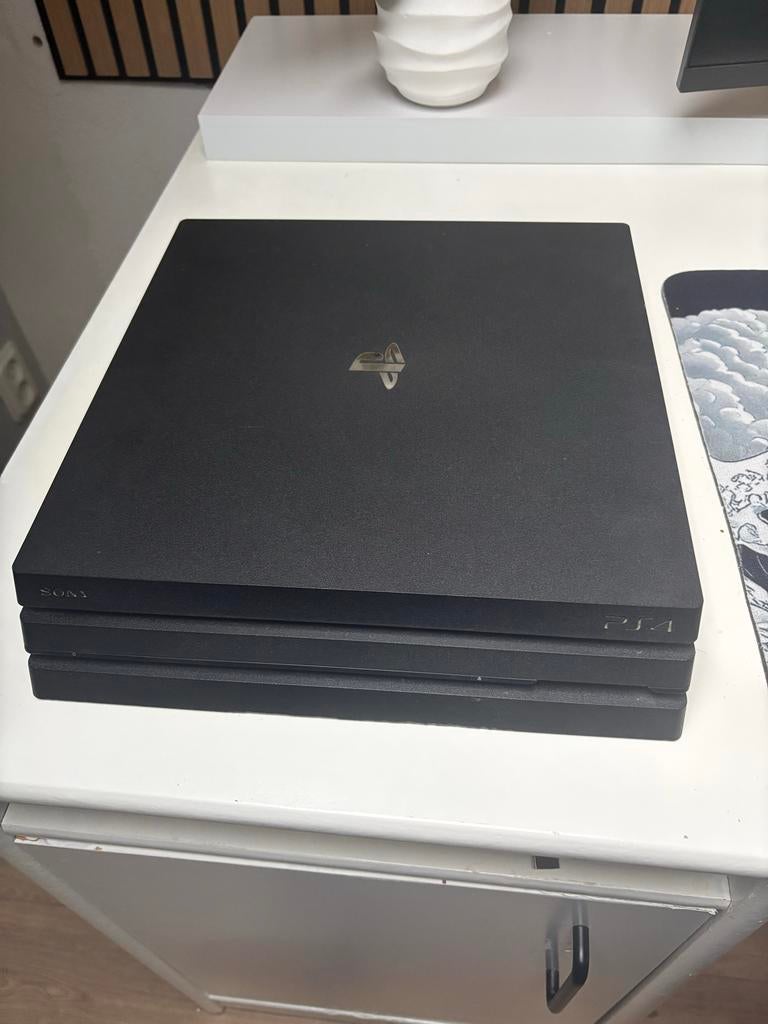 PS4 Pro met controller - geen gebreken, Spelcomputers en Games, Spelcomputers | Sony PlayStation 4, Ophalen, Gebruikt, Met 1 controller
