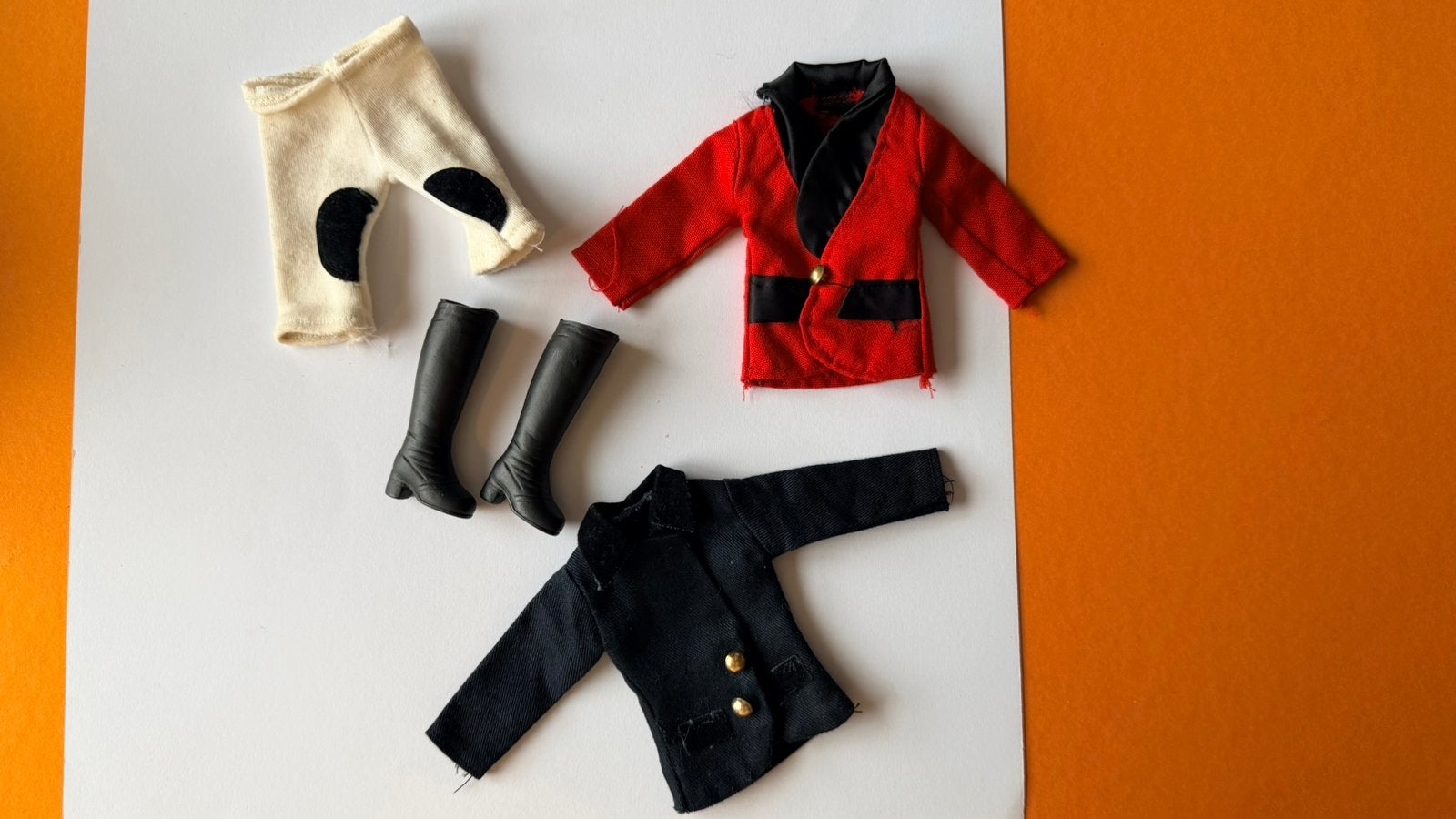 Vintage Fleur sindy barbie outfit met laarsjes, Verzamelen, Ophalen of Verzenden, Gebruikt, Kleertjes