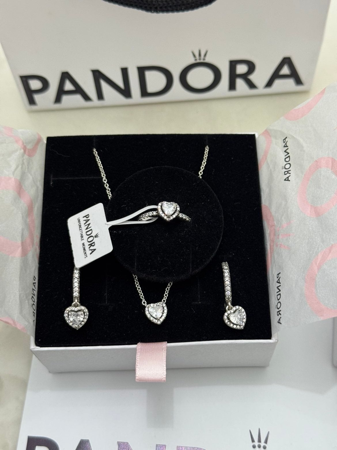 Pandora sieradenset: ring, ketting en oorbellen met hart, Met kristal, Nieuw, Ophalen of Verzenden, Dame
