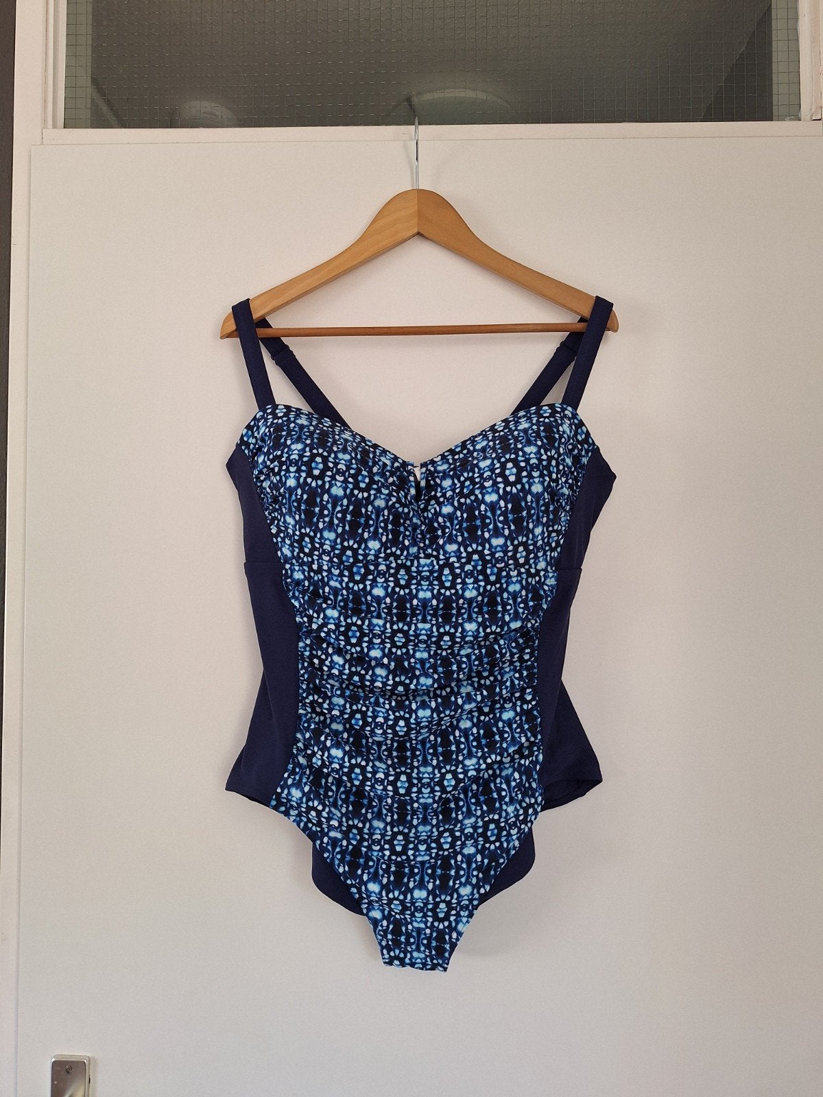 Mooi blauw badpak met verstelbare bandjes C&A mt. 48 €10,-, Kleding | Dames, Blauw, Badpak, Ophalen of Verzenden, Zo goed als nieuw