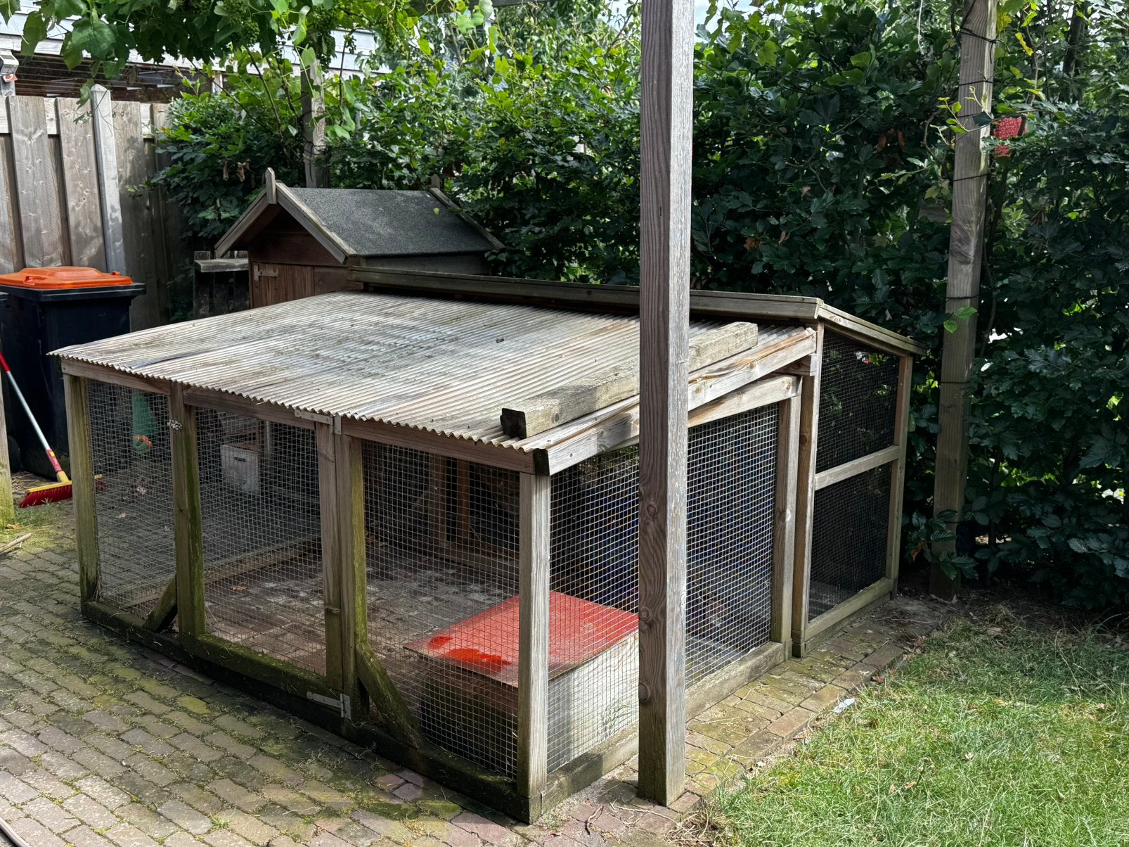 Groot konijnenhok met ruime ren – 300 × 200, Dieren en Toebehoren, Knaagdieren en Konijnen | Hokken en Kooien, Ophalen, 90 cm of meer