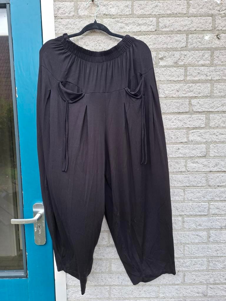 Hele leuke zwarte THOMBIQ POFBROEK, NIEUW, mt 40-48, Maat 38/40 (M), Zwart, Nieuw, Ophalen of Verzenden