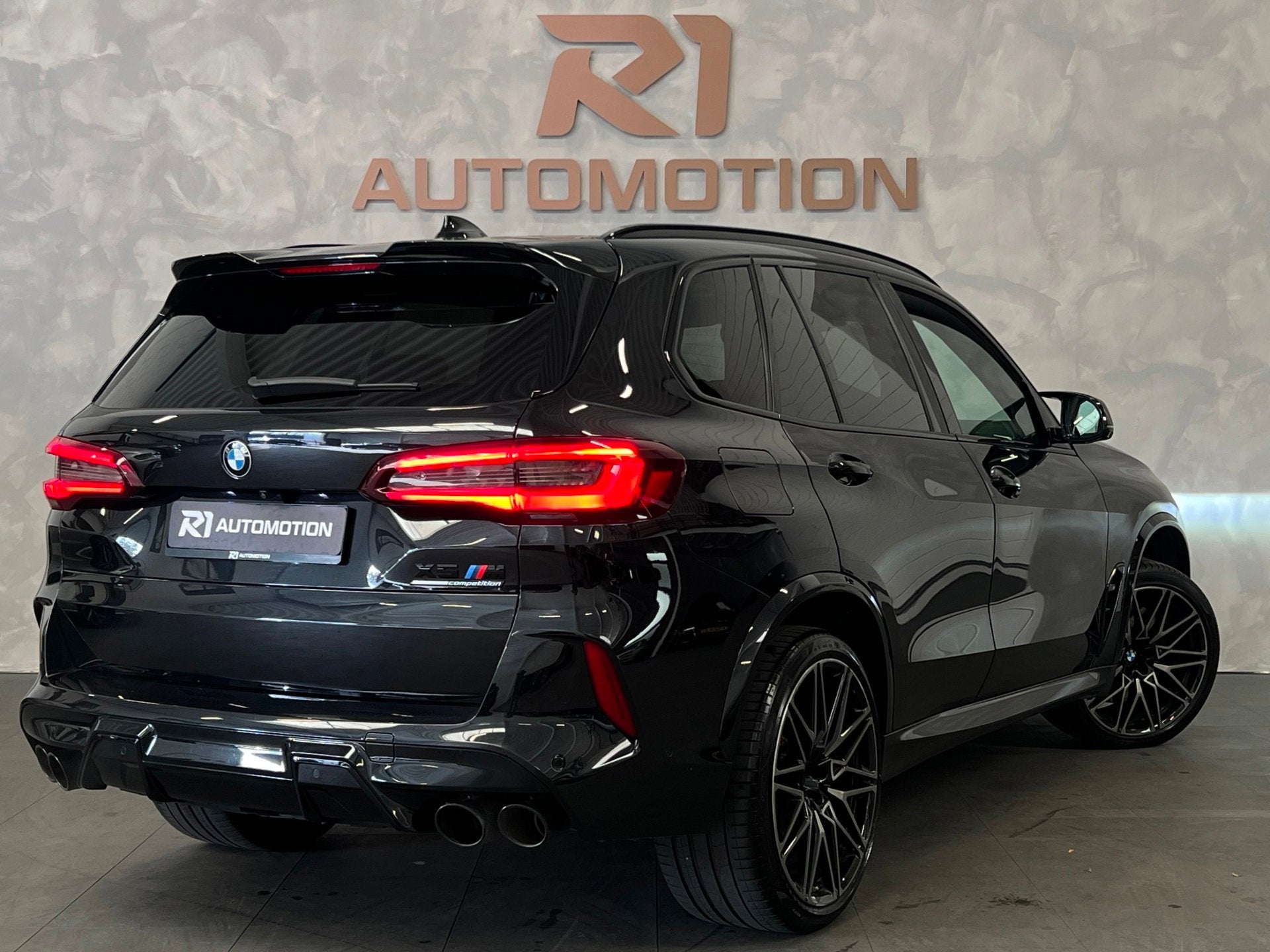BMW X5 M Competition Pano|Laser|Softclose|Nightvision|Bowers, Auto's, Automaat, Gebruikt, X5, Zwart