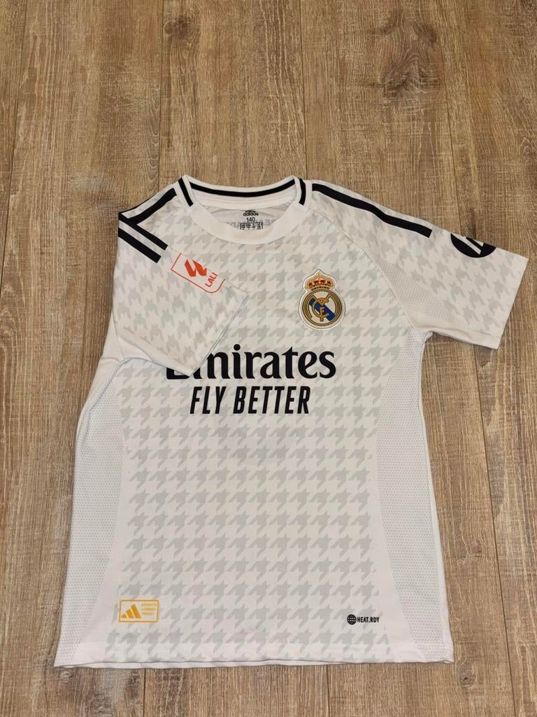 Real Madrid Tenue Maat 152, Sport en Fitness, Voetbal, Maat XS of kleiner, Ophalen of Verzenden, Zo goed als nieuw, Shirt