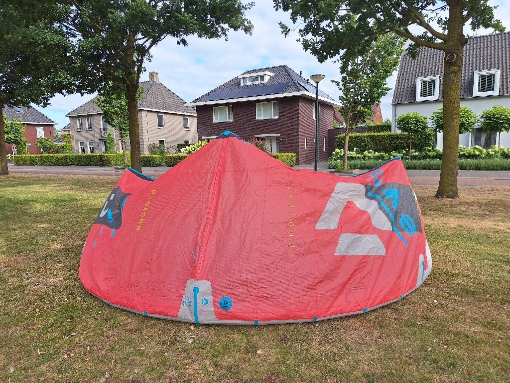 Duotone Evo 12m (2021), 10m (2020), Geen board, Ophalen of Verzenden, Zo goed als nieuw, 12 m²