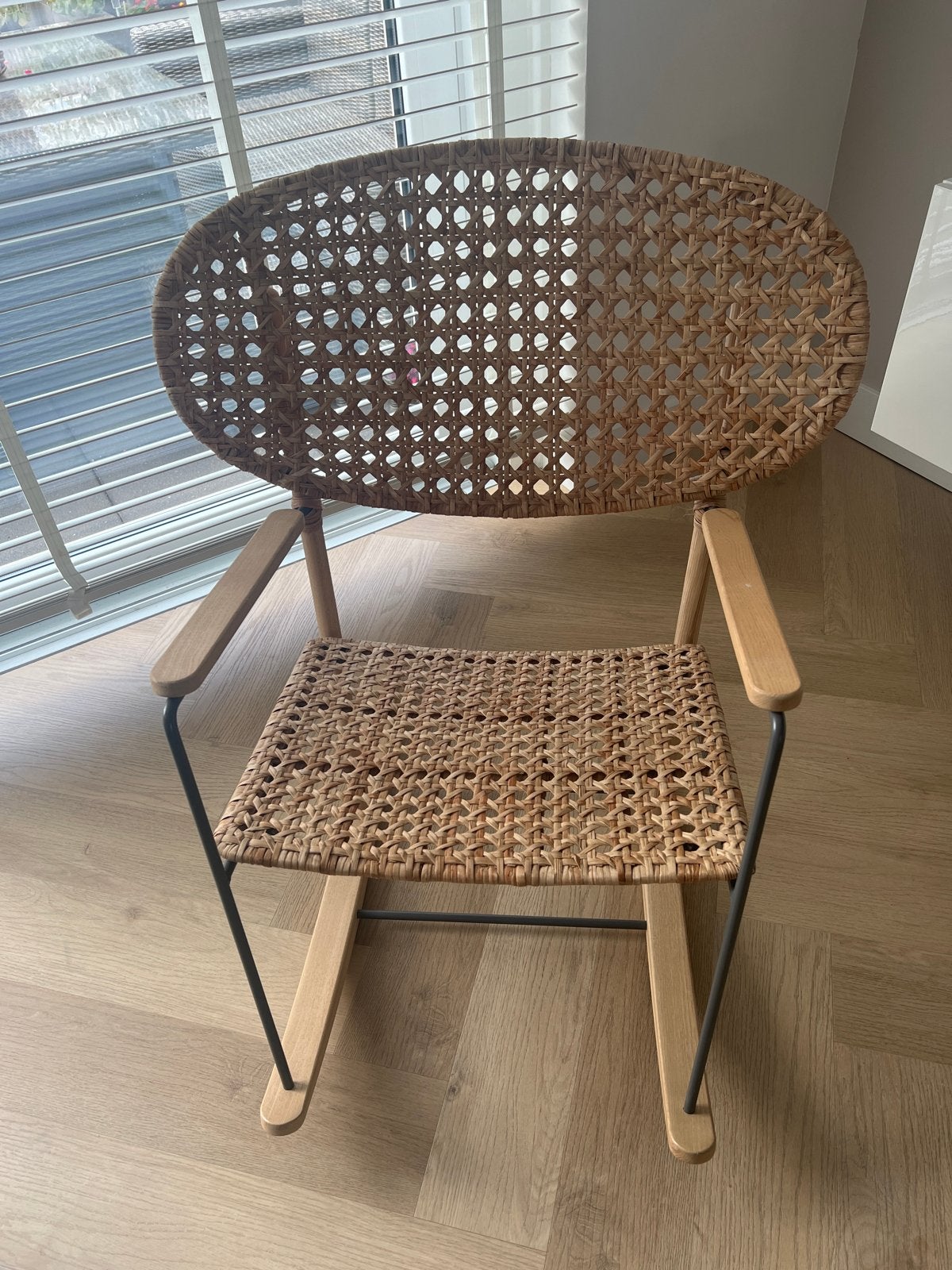 Rotan schommel stoel met houten en metalen frame, Ophalen, Overige kleuren, Zo goed als nieuw, Eén