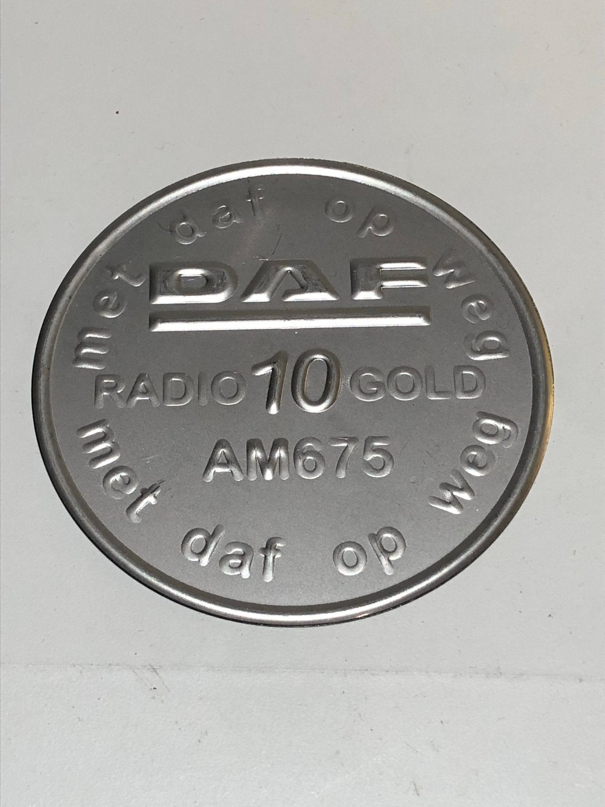 Metalen Onderzetter DAF Radio 10 Gold AM675, Verzamelen, Ophalen of Verzenden, Zo goed als nieuw, Auto's