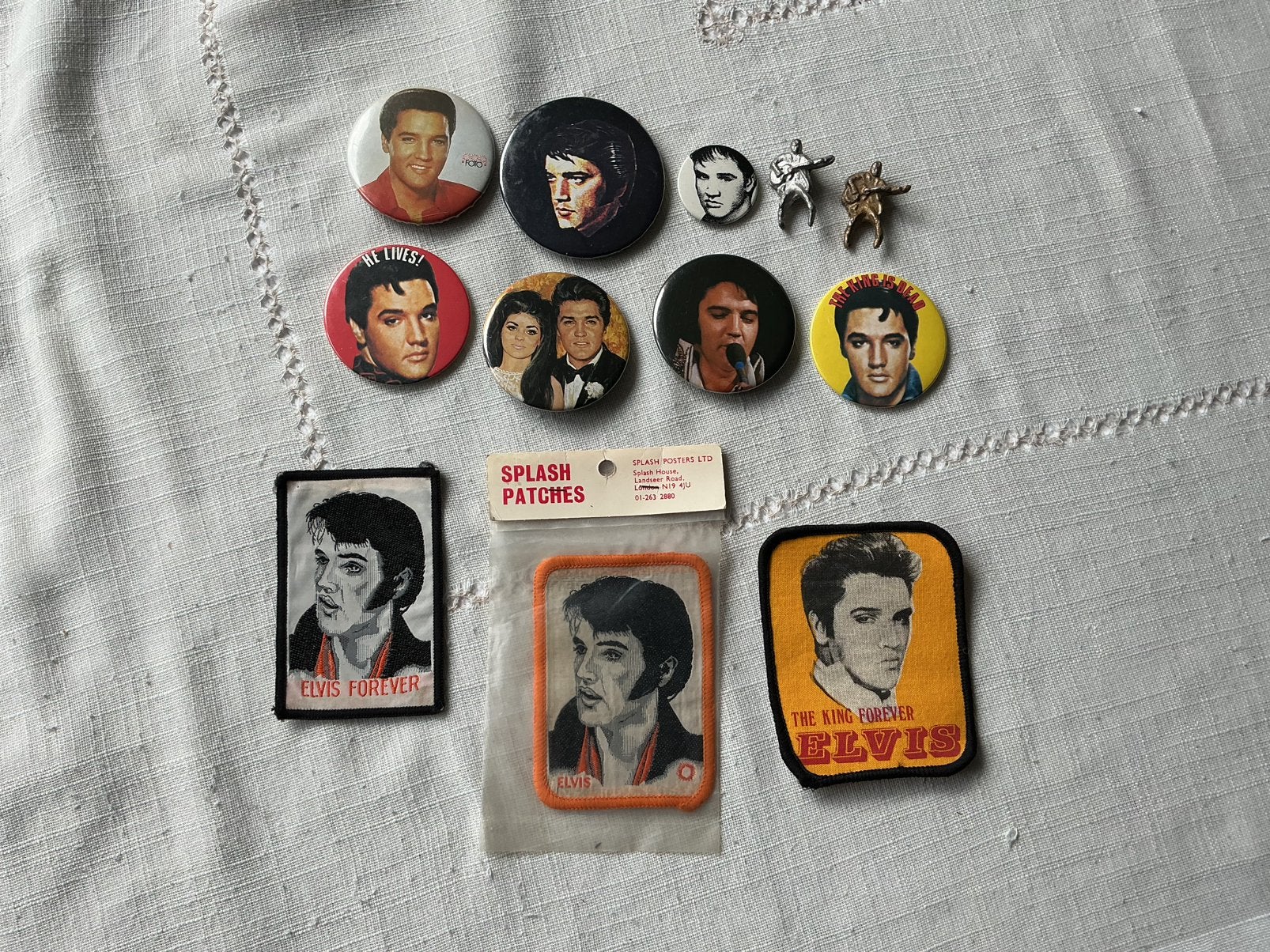 Buttons, Verzamelen, Ophalen of Verzenden, Zo goed als nieuw, Button of Speldje