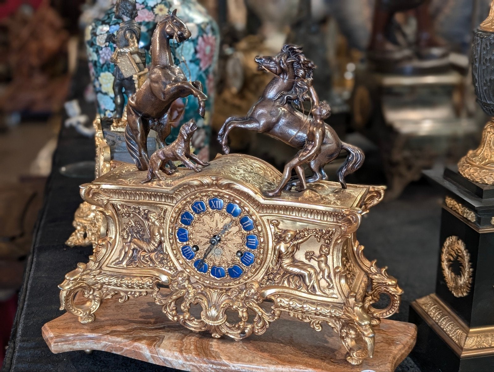 bronzen klok Italië. €280. 46 b. 42 h, Ophalen