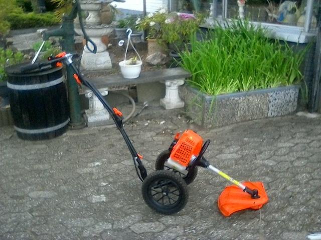 Bosmaaier /grastrimmer op wielen, Ophalen, Zo goed als nieuw, Benzine, Overige merken