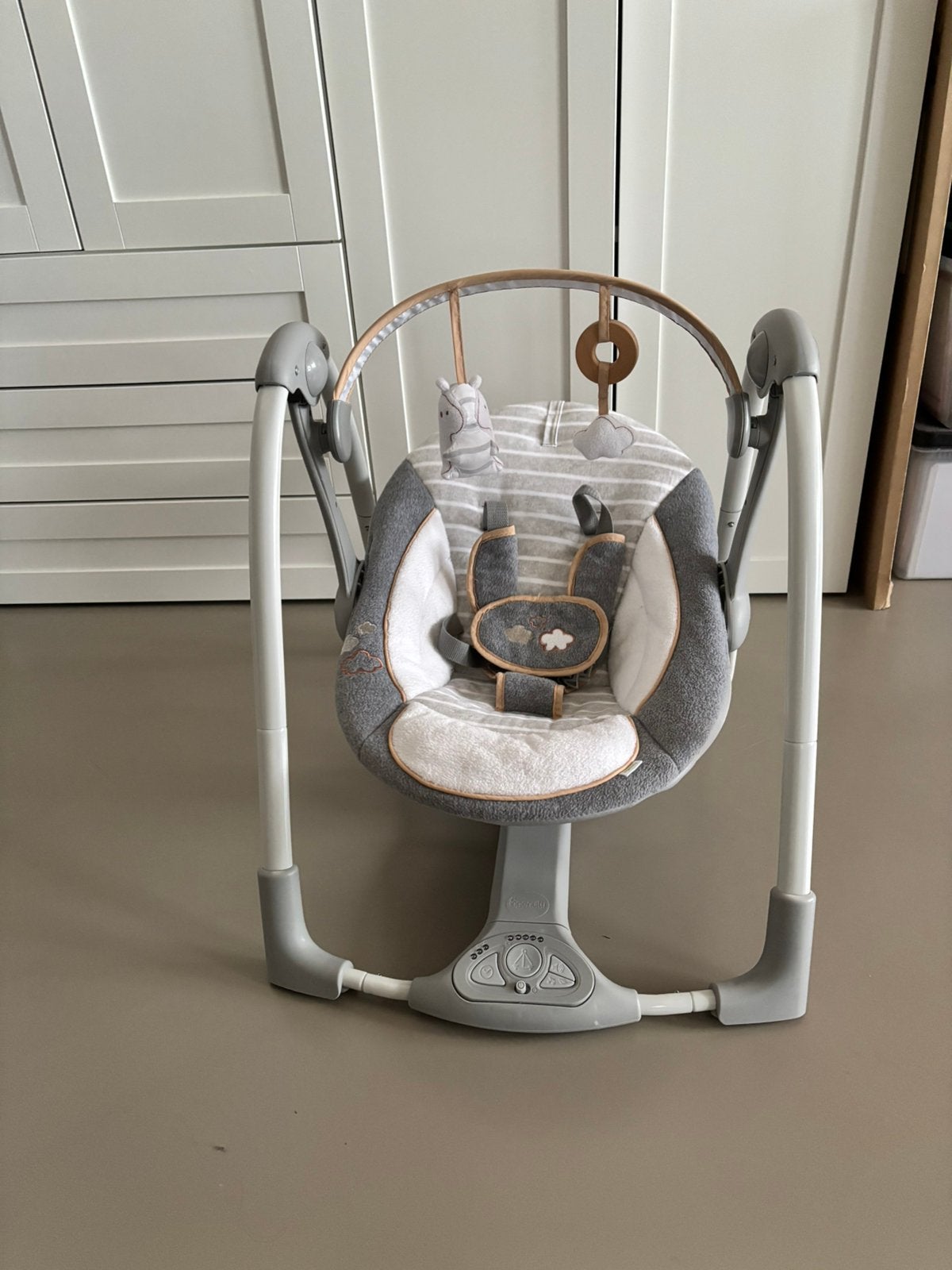 Automatische wipstoel baby - diervrij huishouden, Ophalen, Zo goed als nieuw, Schommelstoel