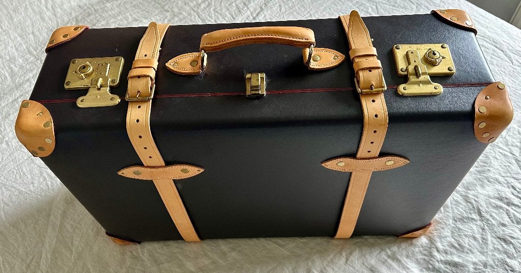 GLOBE-TROTTER BLACK CENTENARY KOFFER (MEDIUM), Overige materialen, Nieuw, 70 cm of meer, 35 tot 45 cm