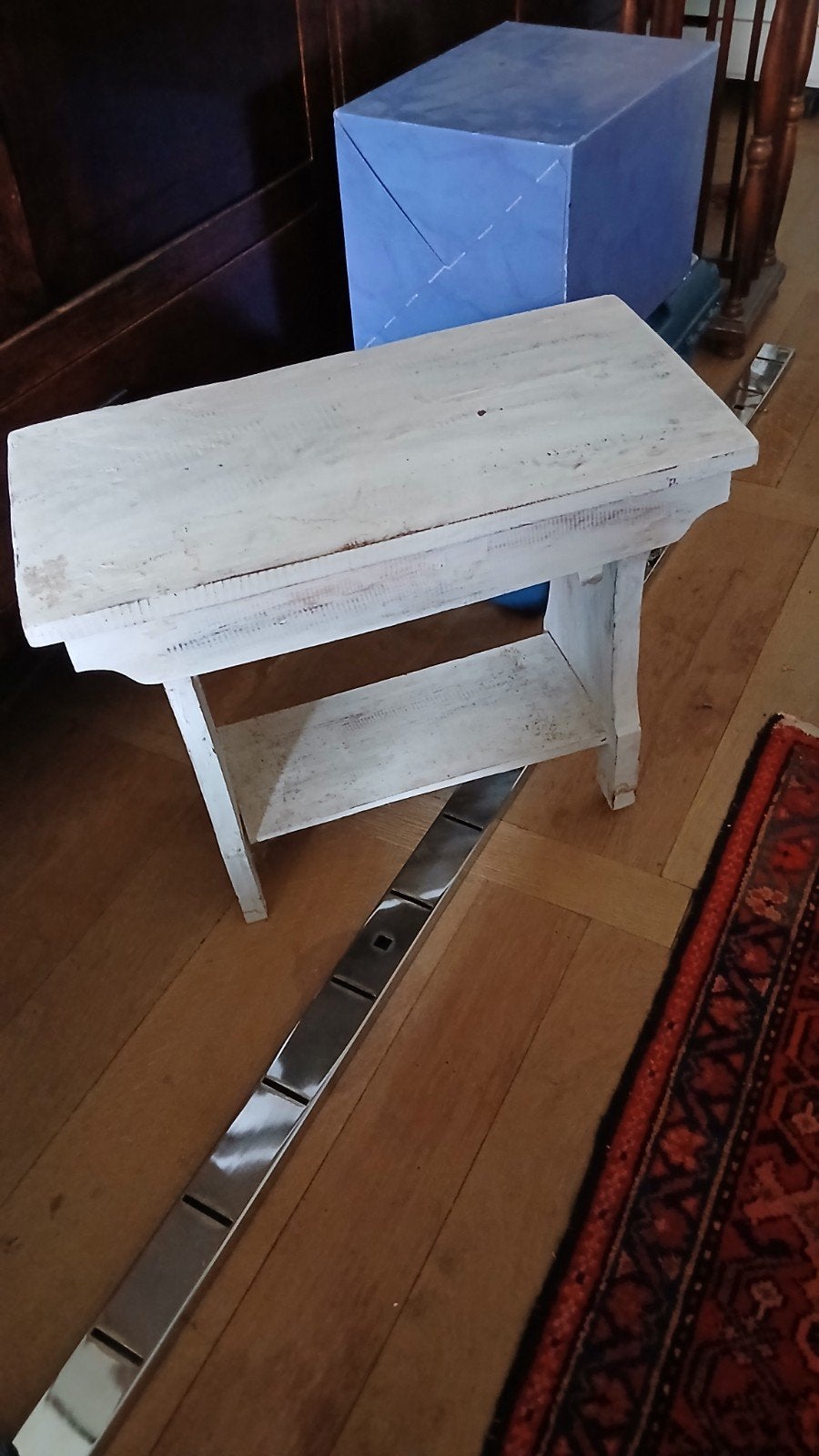 wit vintage  bijzettafeltje, Huis en Inrichting, Minder dan 50 cm, Gebruikt, Ophalen of Verzenden, Overige houtsoorten