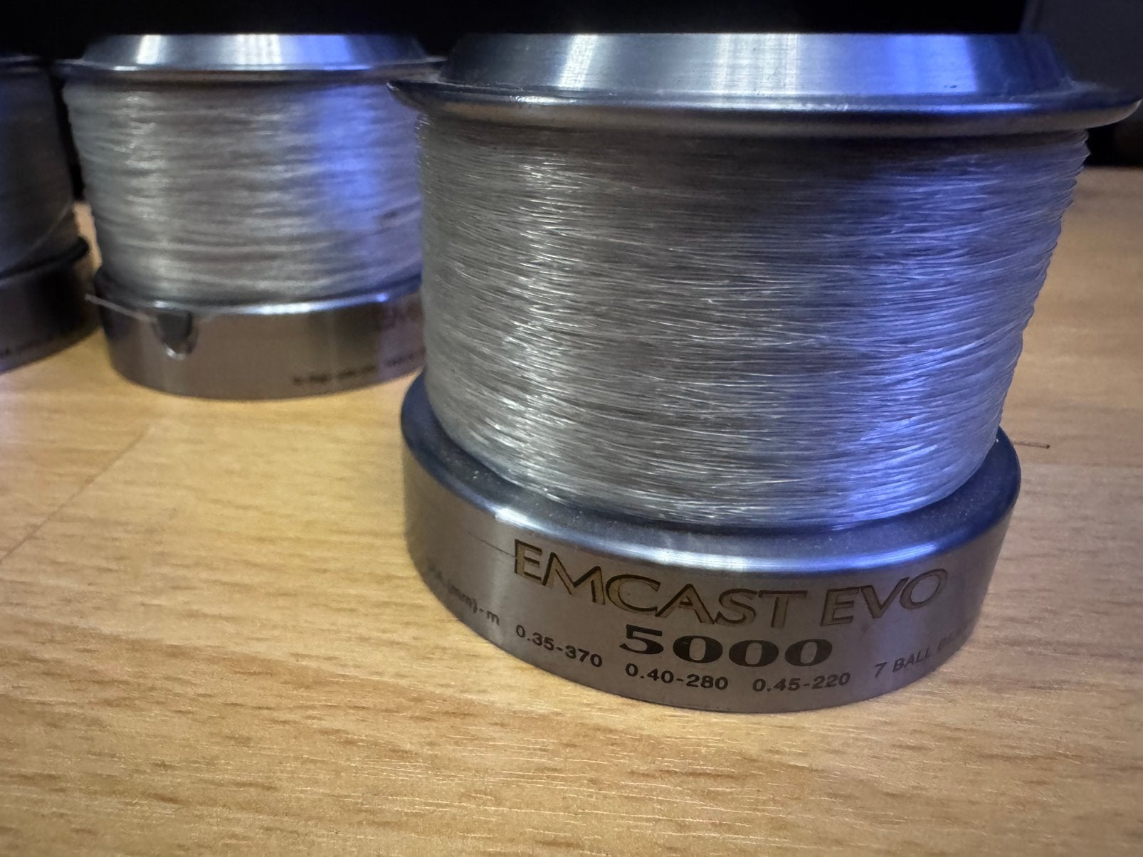 Daiwa emcast evo 5000 spoel 3 maal, Ophalen, Zo goed als nieuw, Molen