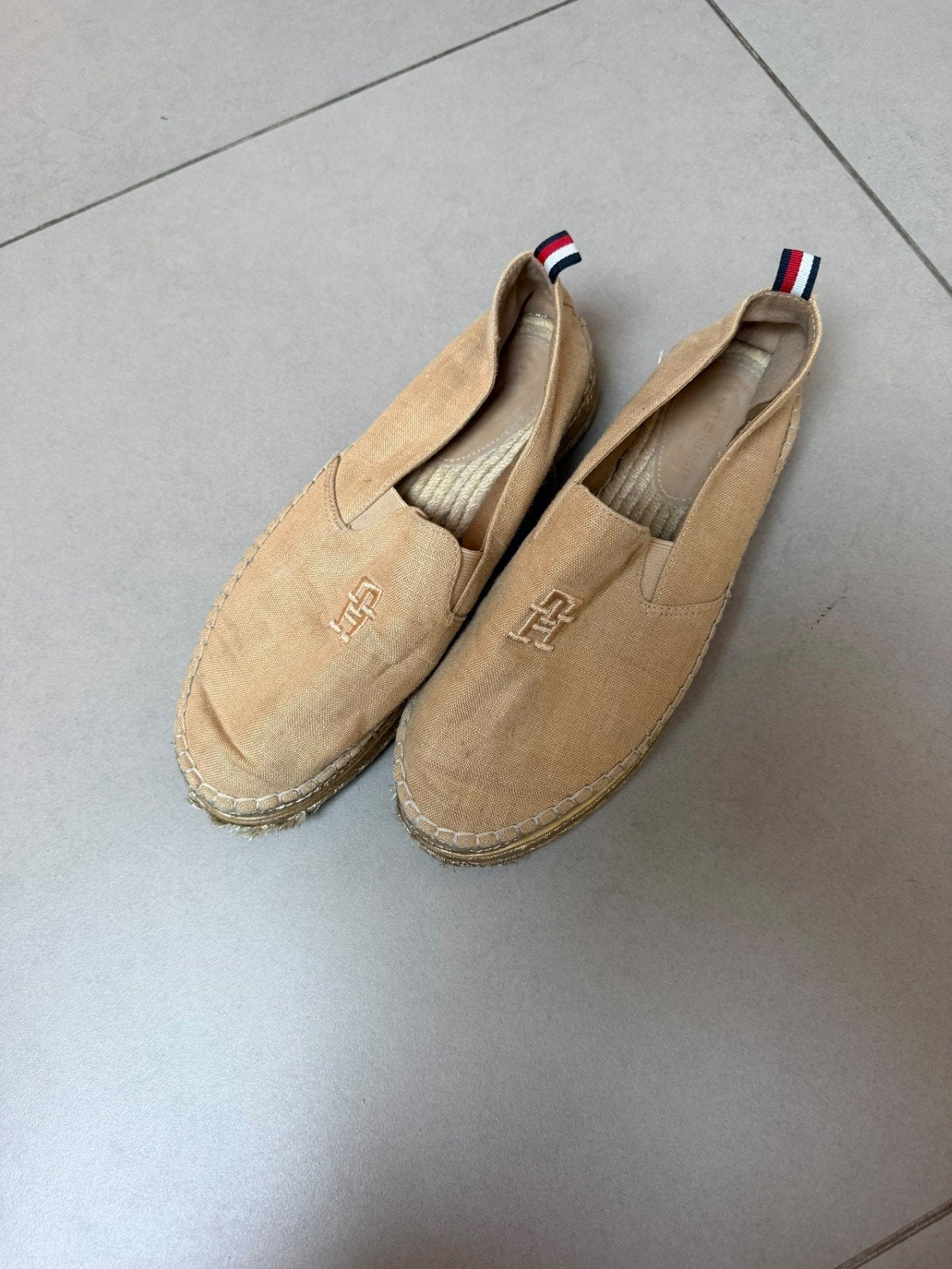 Tommy Hilfiger Espadrilles - Zo goed als nieuw, Ophalen, Zo goed als nieuw, Beige, Espadrilles of Moccasins