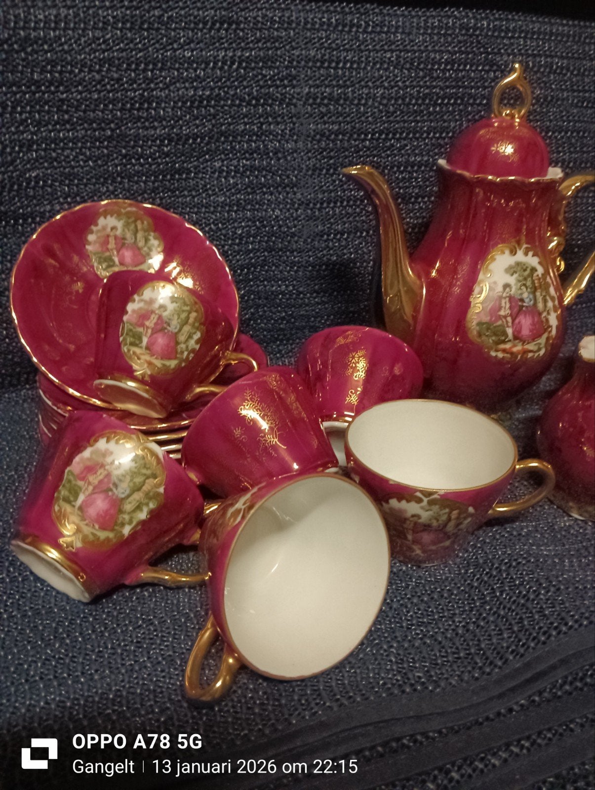 Prachtig Vintage Theeservies - Rood met Gouden Details, Antiek en Kunst, Ophalen of Verzenden