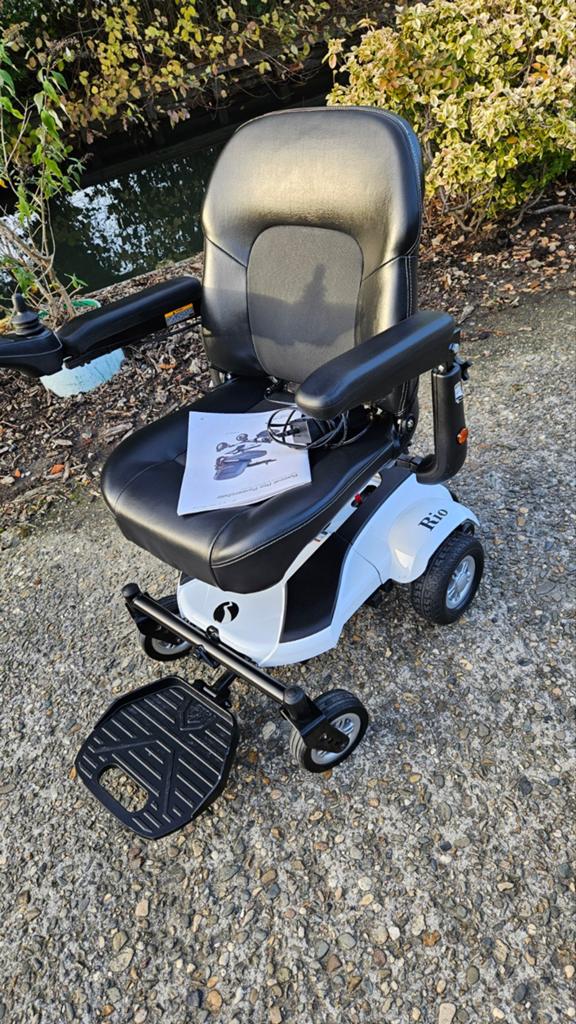 Elektrische rolstoel Rascal Rio, deelbare zgan rolstoel, Ophalen, Inklapbaar, Zo goed als nieuw, Elektrische rolstoel