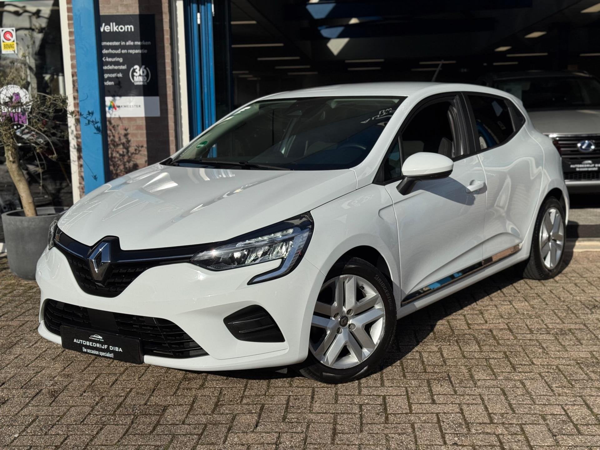 Renault Clio 1.0 TCe Zen 2020 WIT NAVI CLIMA CRUISE APK NAP!, Auto's, Gebruikt, 580 kg, Origineel Nederlands, Bedrijf