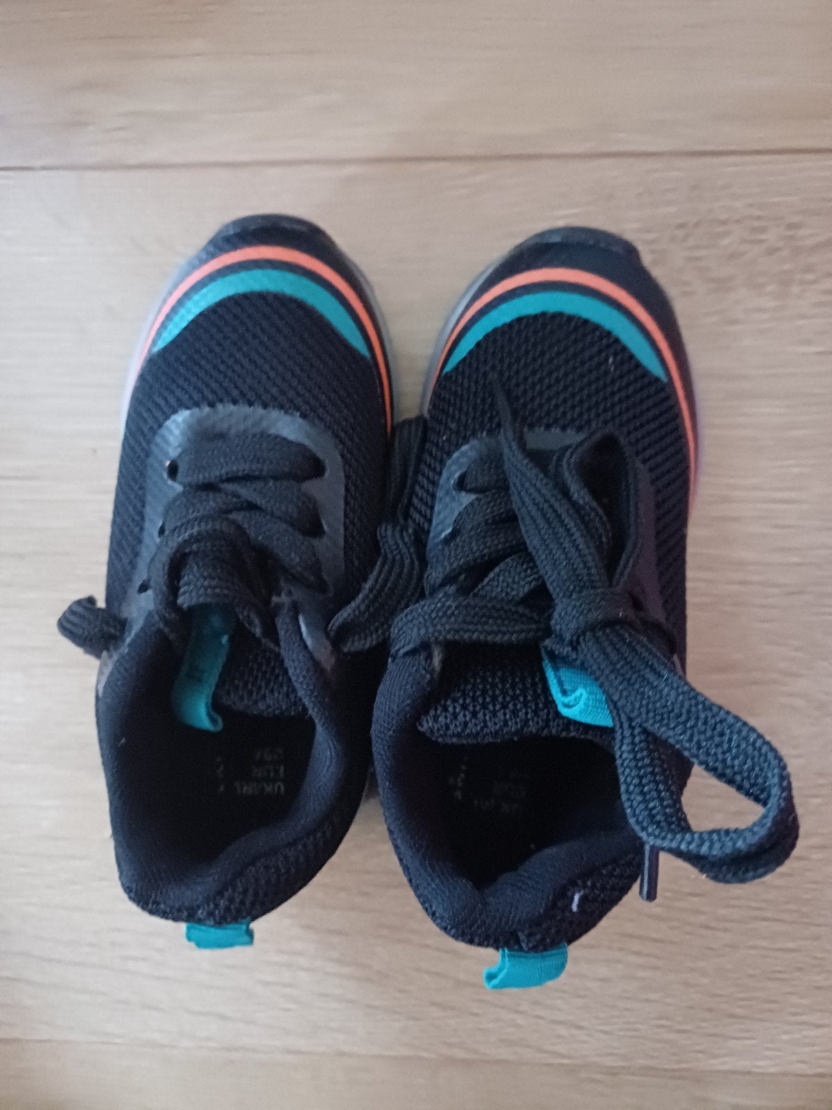 schoenen met lichtjes maat 23, Schoenen, Ophalen of Verzenden, Zo goed als nieuw, Primark