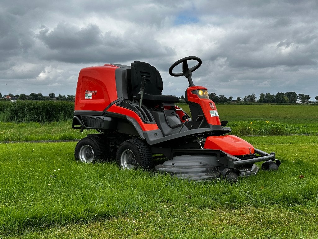 Husqvarna RC 318T Rider 22 PK Briggs&Stratton 112 cm maaidek, Gebruikt, Ophalen of Verzenden, Opvangbak, 90 tot 120 cm