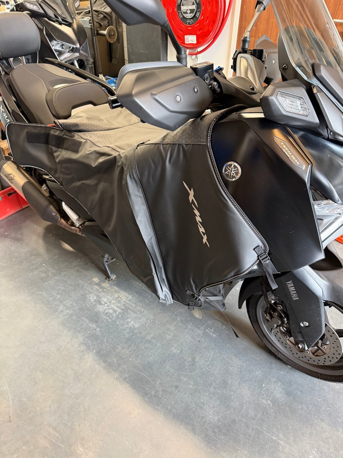 Originele Yamaha XMAX 300 Beendeken/Schort, Ophalen, Nieuw