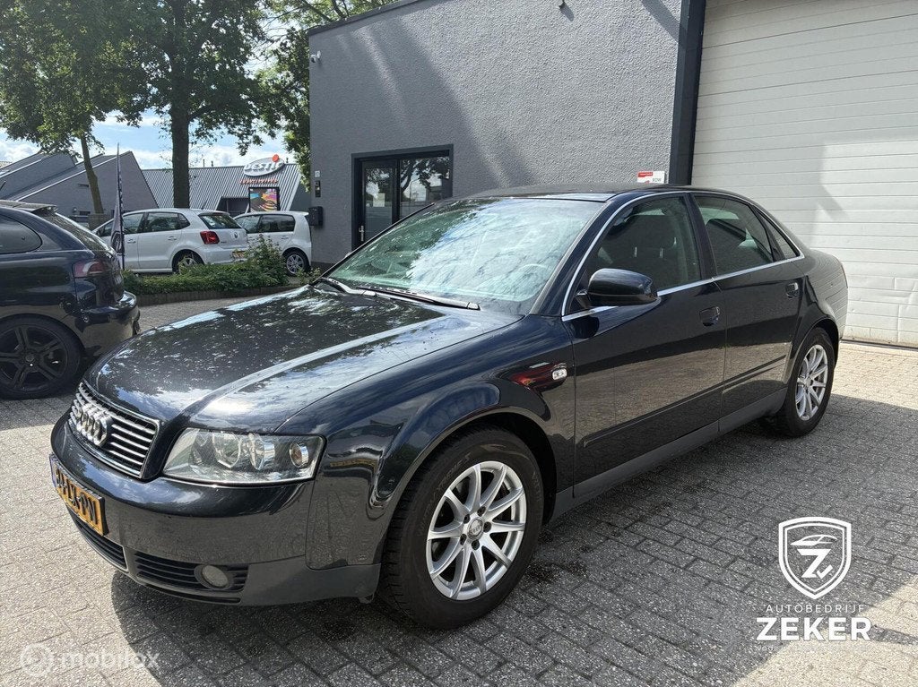 Audi A4 Limousine 2.0 Pro Line MT automaat / airco / cruise, Auto's, Audi, Gebruikt, 1340 kg, 4 cilinders, 1984 cc