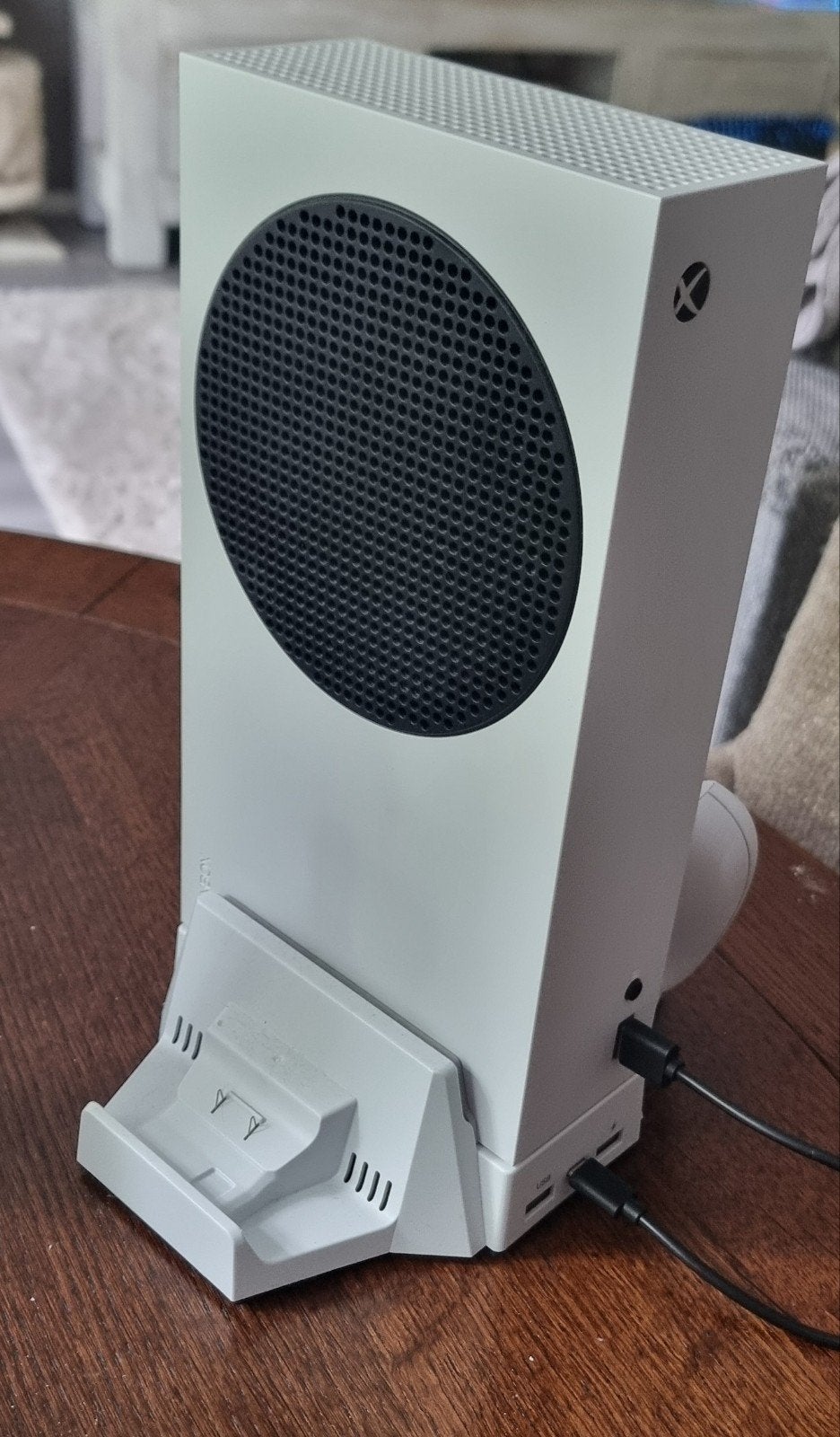 Xbox Series S met controller en oplaadstation×cooler