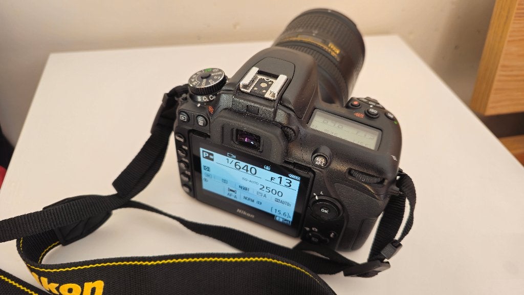 Nikon D7500 + Nikkor 18-300mm zoomlens - allround cameraset, Audio, Tv en Foto, Gebruikt, Nikon, Nikon F-mount, 300 mm