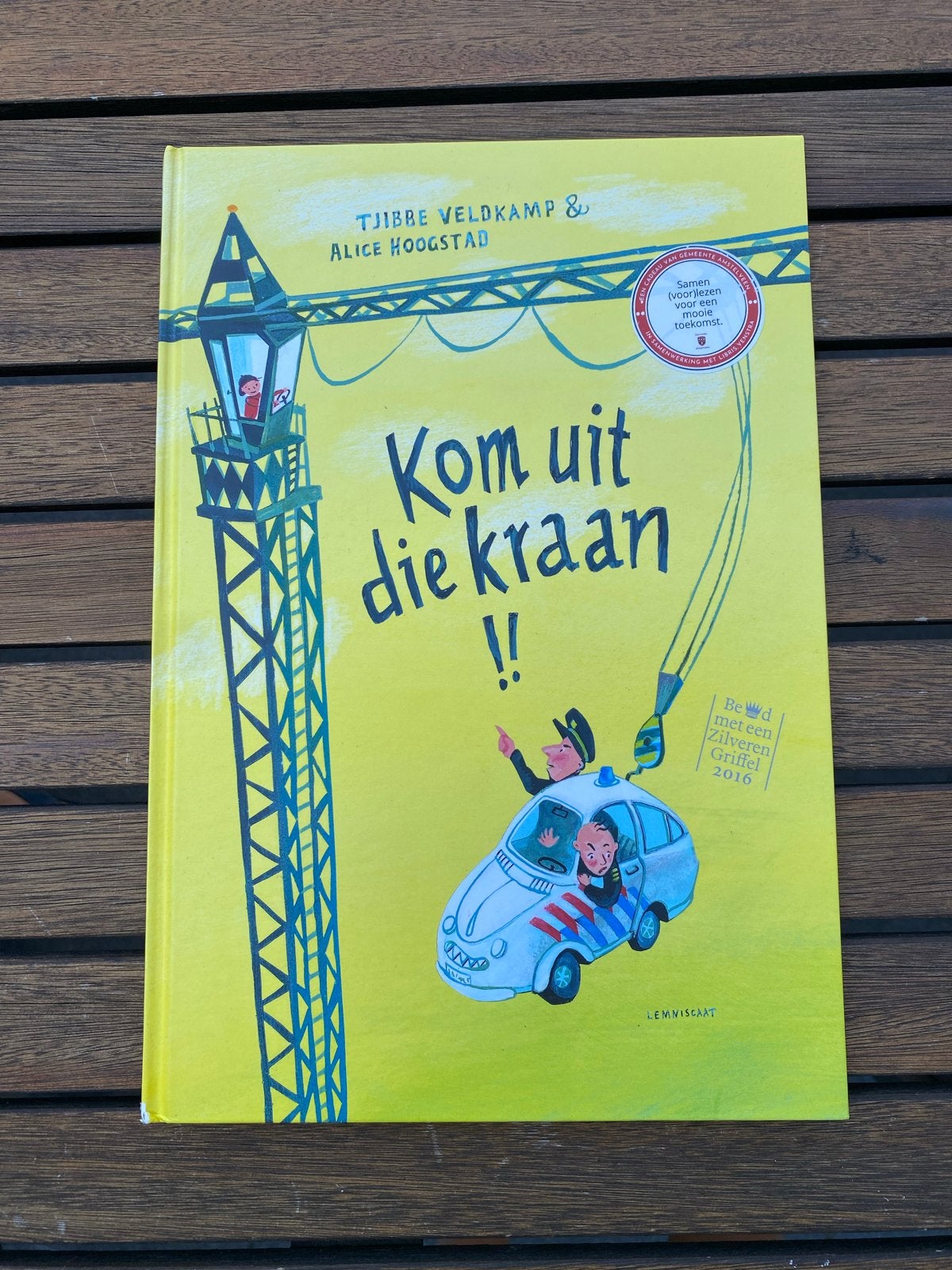Kom uit die kraan!! - Tjibbe Veldkamp & Alice Hoogstad, Boeken, Ophalen, Zo goed als nieuw, Fictie algemeen