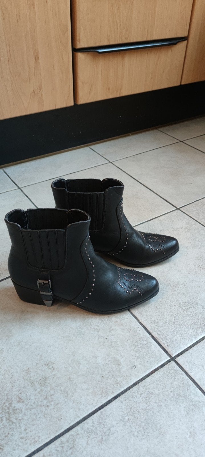 EKSEPT nette staat enkel laarzen maat 40, Kleding | Dames, Ophalen of Verzenden, Zo goed als nieuw, Zwart