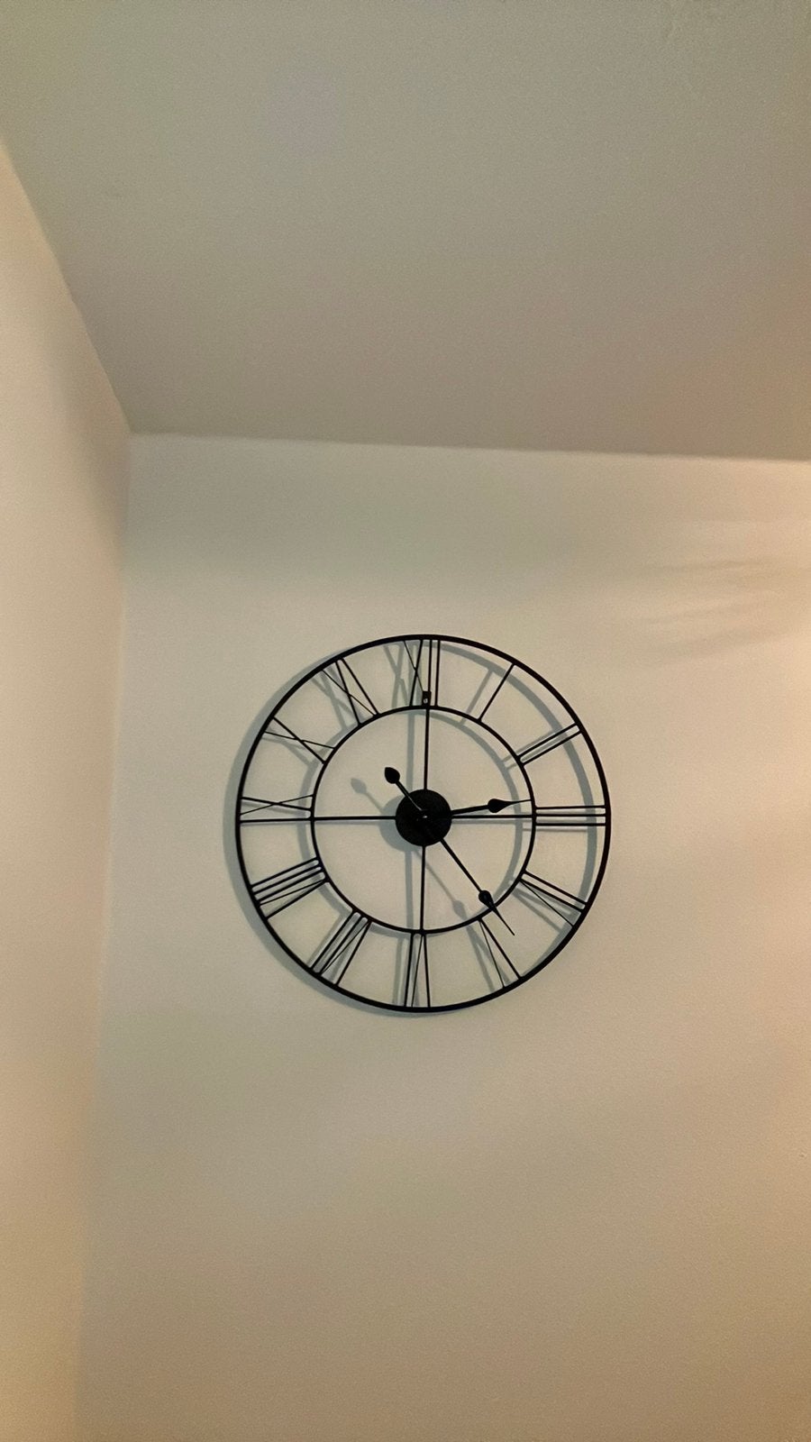 Wandklok romeinse cijfers zwart, Ophalen, Zo goed als nieuw, Wandklok