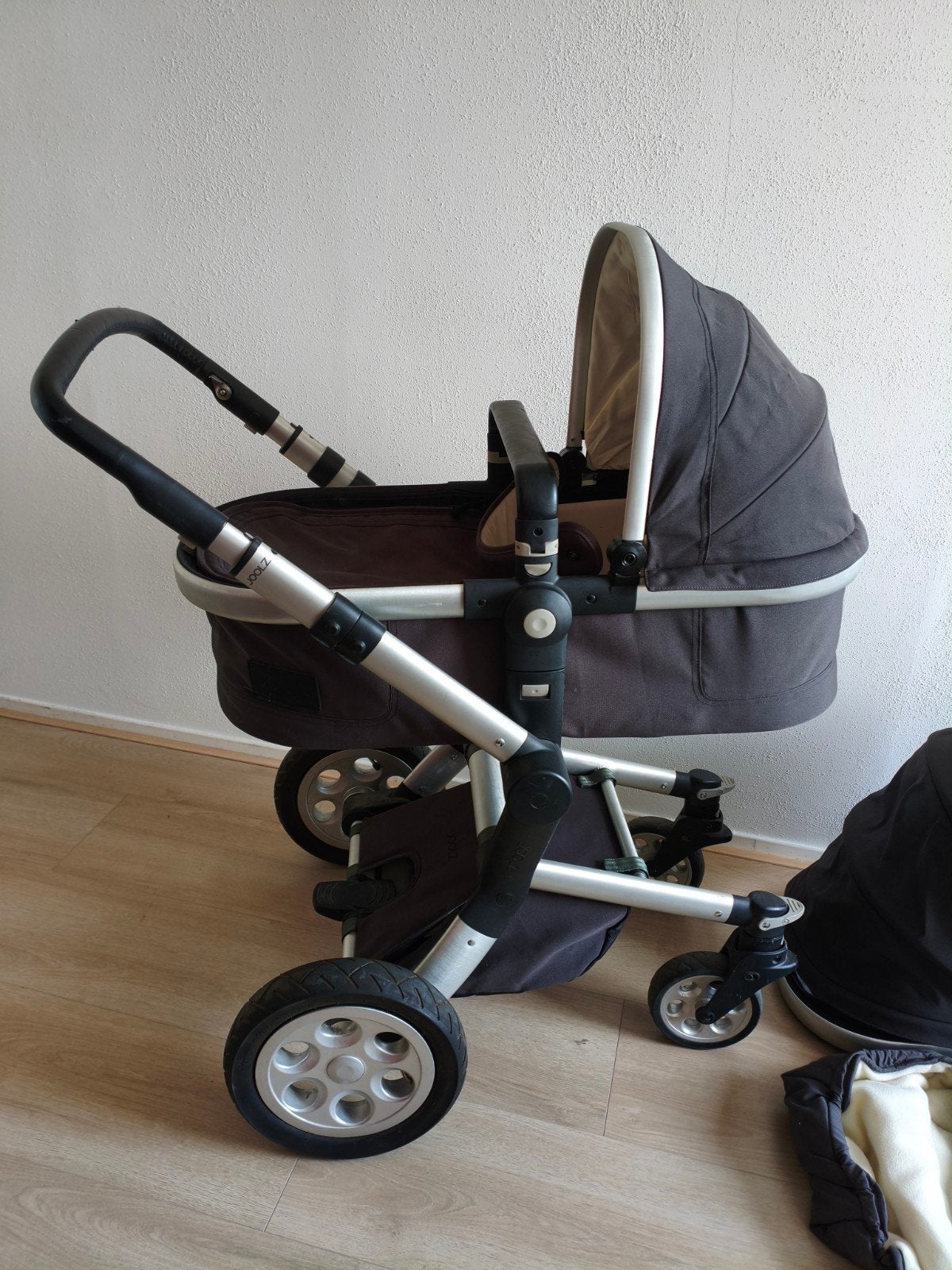 Joolz Day kinderwagen met reiswieg etc, Ophalen, Zo goed als nieuw, Overige merken, Verstelbare duwstang