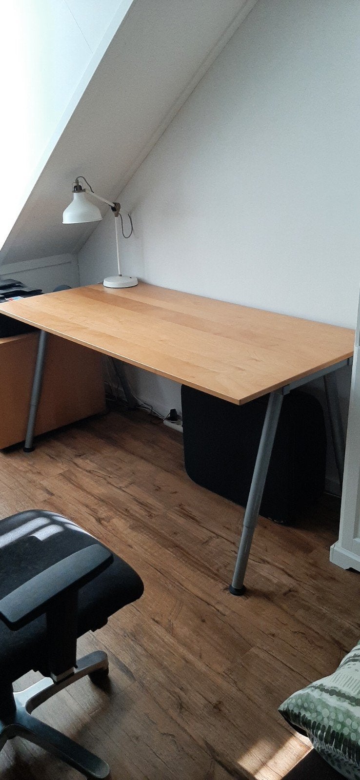 IKEA in hoogte verstelbaar bureau/tafel, Ophalen, Zit-sta bureau, Gebruikt, Hout