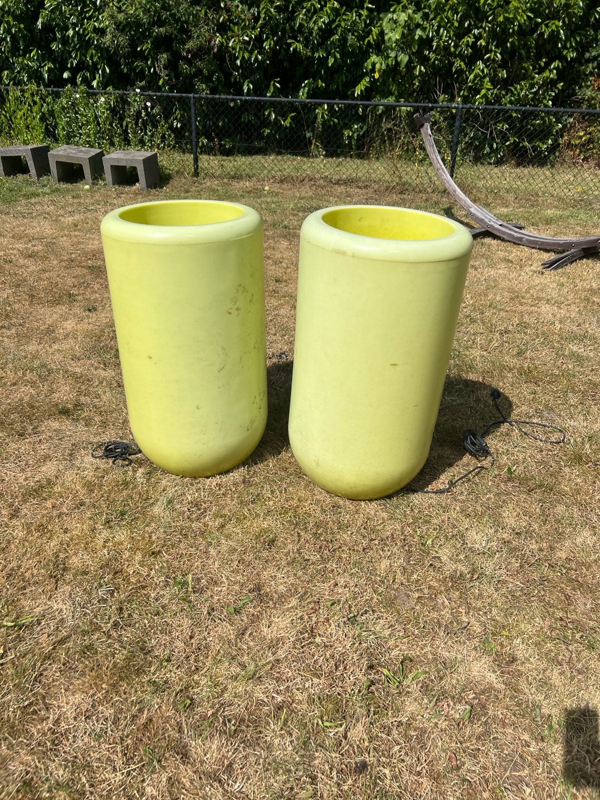 Bloom Pill bloempotten, origineel set van 2, iets verkleurd, Kunststof, Gebruikt, Rond, Balkon