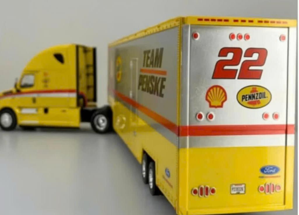 Freightliner Cascadia 2016 Team Penske 1/43 US trucks # 68, Verzenden, Nieuw, Bus of Vrachtwagen, Overige merken