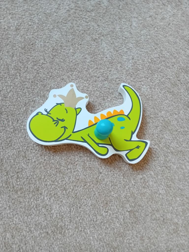 Kapstok dirk het draakje, Ophalen