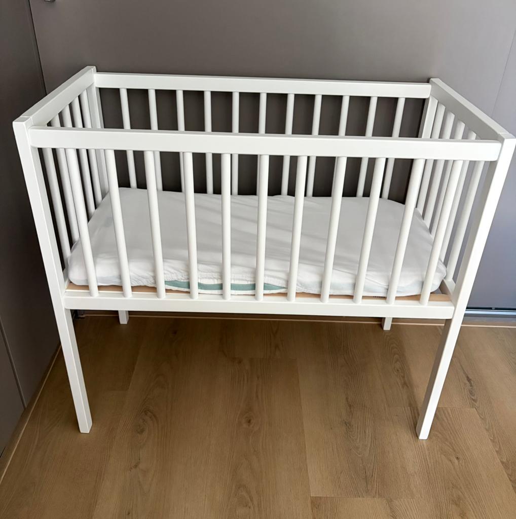 Wieg baby 40x80 + matras, aerosleep beschermer en beddengoed, Kinderen en Baby's, Babywiegjes en Ledikanten, Ophalen, Gebruikt