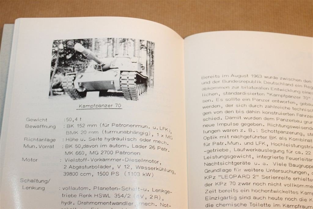 Panzermuseum Munster — Fahrzeugkatalog, Tanks, Pantserwagens, Ophalen of Verzenden, Tweede Wereldoorlog, Gelezen, Overige onderwerpen