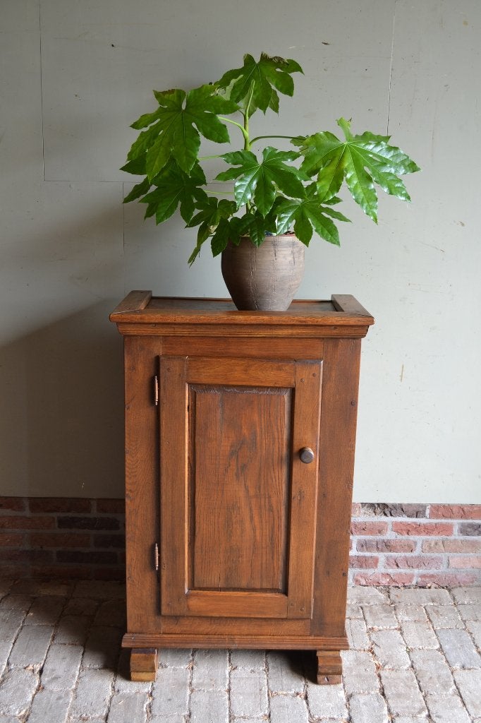Prachtige antieke eiken houten Spinde kast, broodkast., Verzenden