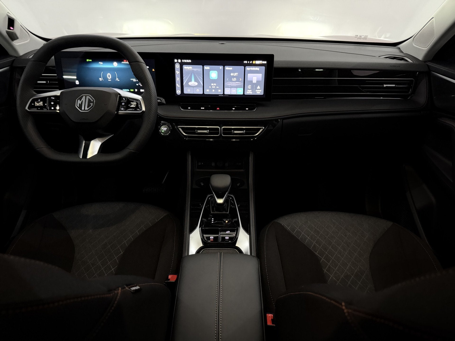MG EHS 1.5 TGDI Comfort Plug-in Camera, Navi, Apple carplay,, Auto's, MG, Stof, Gebruikt, 4 cilinders, Bedrijf