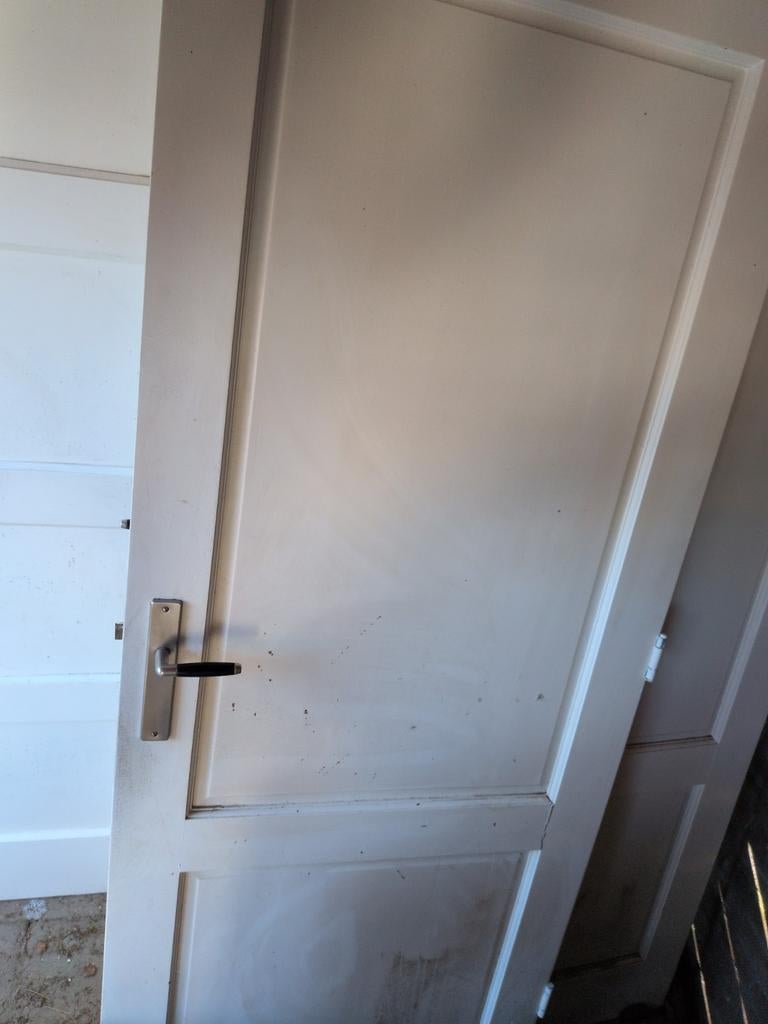Hardhouten deur met 2 vlakken en deurbeslag, Ophalen, Zo goed als nieuw, Buitendeur, 200 tot 215 cm