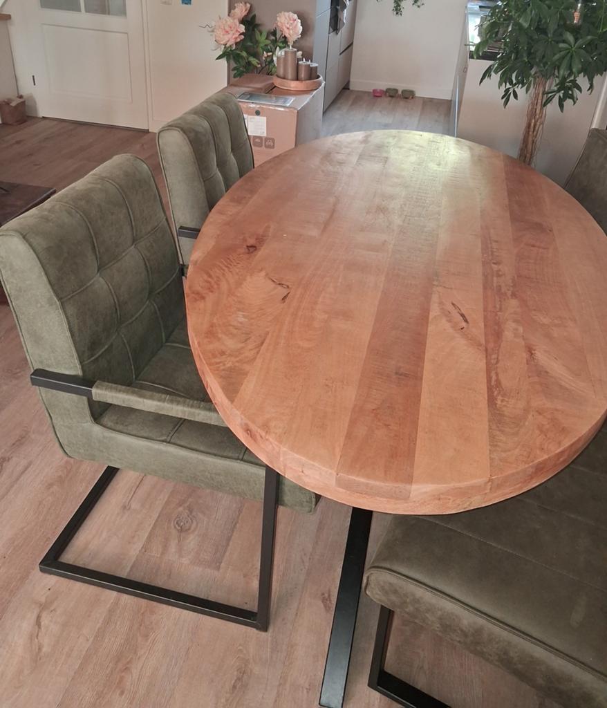 Ovale Mango Houten Eettafel met 4 Stoelen - Z.g.a.n., Ophalen of Verzenden