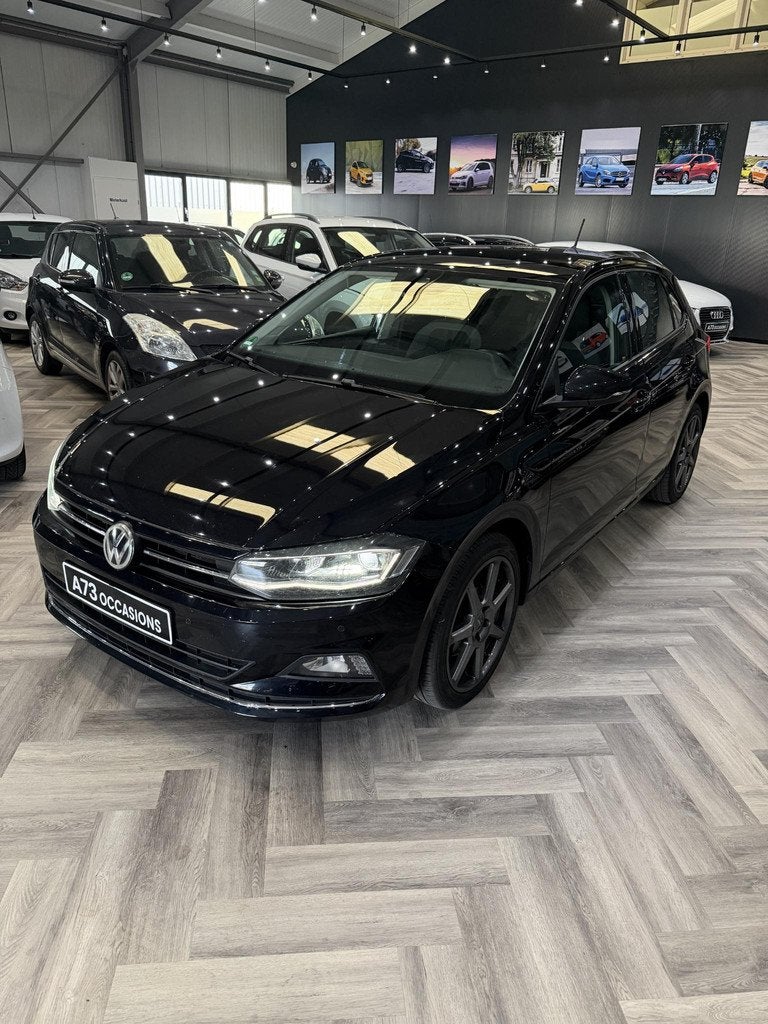 Volkswagen Polo 1.0 TSI Highline LED,NAVI,PDC,STARTKNOP, Voorwielaandrijving, Gebruikt, 95 pk, Zwart